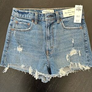 NWT Abercrombie High Rise Mom Short